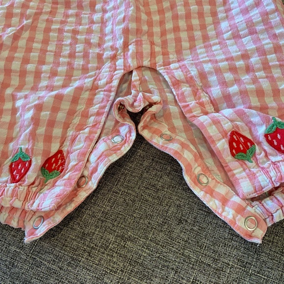 Baby Boden Strawberry Woven Sleeveless Romper, 6-9 month, Pink Gingham, EUC - Picture 2 of 8
